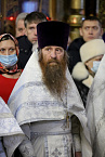 Митрополит Даниил после Литургии поздравил педагогов и учеников Александро-Невской школы