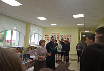 Зауральское село посетил священник и выставка православной литературы