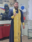 Жители села Плотниково изготовили маскировочные сети для бойцов СВО
