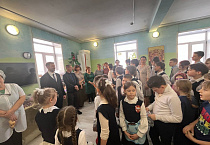 Рождественская ярмарка прошла в курганской православной гимназии