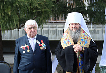 Митрополит Даниил освятил в Кургане памятный знак «Пограничникам всех поколений»