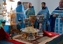 В возрожденном храме Чимеевского монастыря прошла первая архиерейская Литургия и освящение нового иконостаса