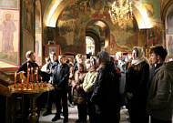 Священник провёл экскурсию по главному храму Кургана для учеников гимназии №30