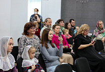 В Кургане воспитанники воскресной школы «Благовест» подготовили концерт к Дню матери