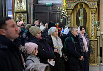 Митрополит Даниил совершил ночную праздничную службу в Рождество Христово
