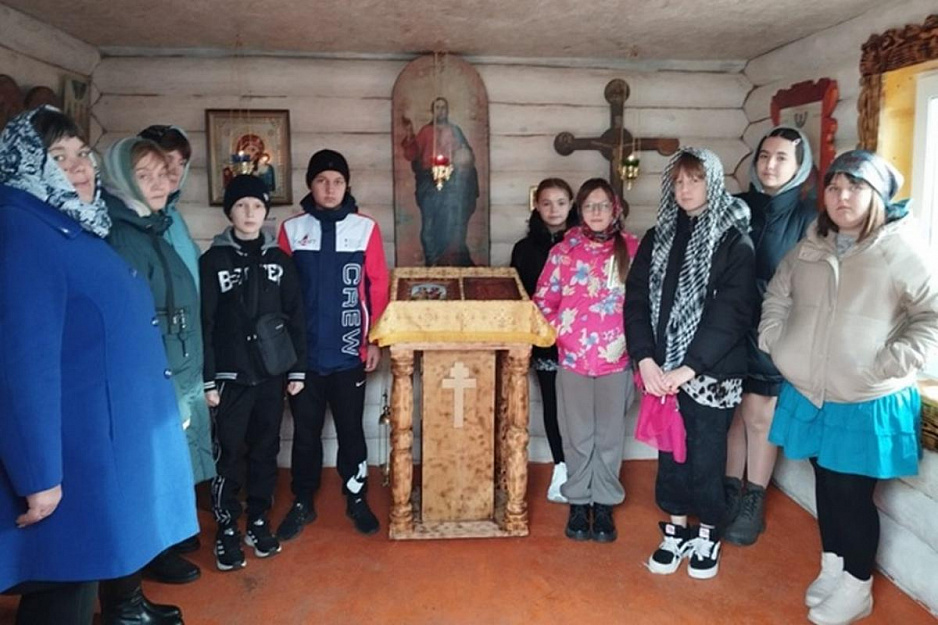 Школьники из зауральского села побывали в Усть-Суерском храме