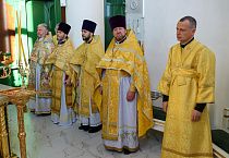 На Литургии в Троицком соборе Кургана пел хор Троице-Сергиевой лавры