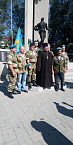 В Кургане священник поздравил десантников с днём ВДВ