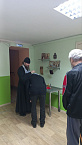 В Кургане Центр адаптации бездомных посетили священник и сестры милосердия