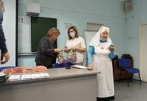 В Кургане медицинские работники получили поздравления с Рождеством и Крещением