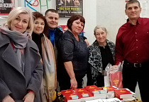 В Кургане зрители фестиваля «В семье большой, в семье единой» получили миссионерские листовки