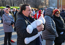 В Пасху возле кафедрального собора в Кургане состоялся  праздничный концерт