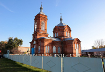 В Никольском храме села Гладковское состоялась архиерейская Литургия