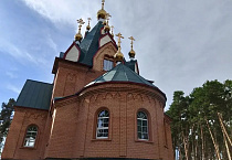 Прихожане посёлка Варгаши провели уборку в строящемся храме