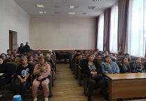 Мобильный центр гуманитарной помощи побывал в Петухово