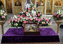 В Кургане митрополит Даниил совершил в Страстную пятницу Вечерню с выносом Плащаницы Спасителя