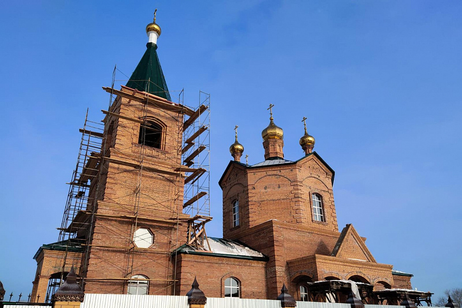 В новом Казанском храме Чимеевского монастыря продолжаются работы по благоустройству