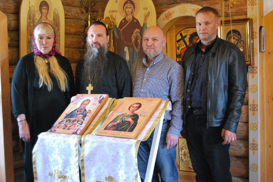 В храм «Андреевской слободы» переданы иконы с мощами святого