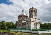 В селе Лисье школьники совершили экскурсию в храм Святой Живоначальной Троицы