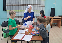В Кургане сестры милосердия провели рождественскую встречу для детей в ОСРЦ