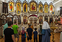 Воспитанники курганского ОСРЦ посетили храм Рождества Христова