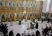 На Литургии в Троицком соборе Кургана пел хор Троице-Сергиевой лавры