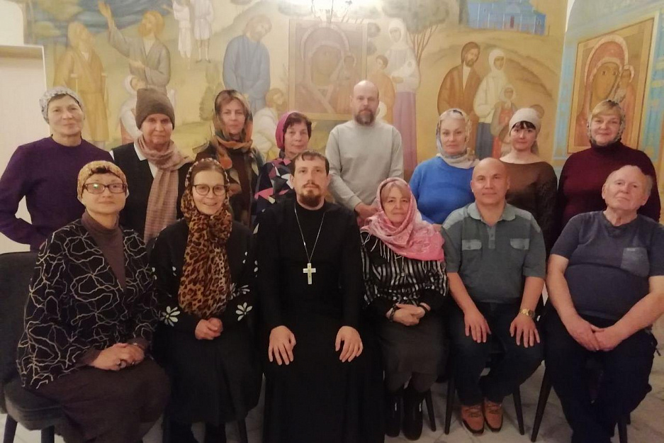 В православном клубе Троицкого собора говорили о духовном возрастании человека