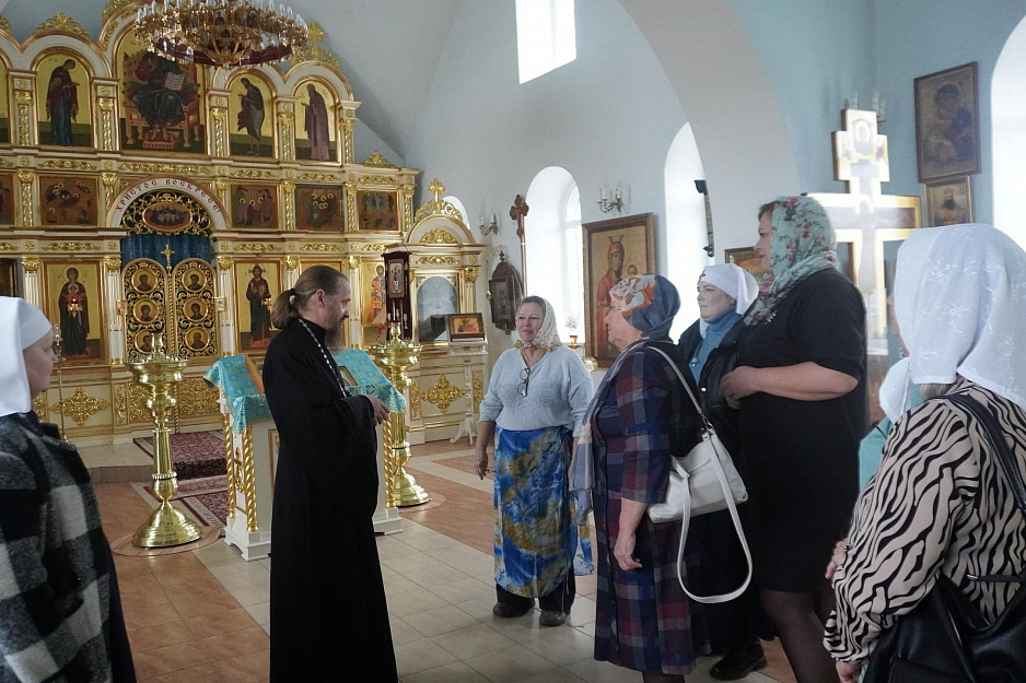 Порт-Артурский приход посетили специалисты по социальной работе из Челябинской области