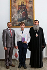 Митрополит Даниил вручил аттестаты выпускникам Александро-Невской православной гимназии