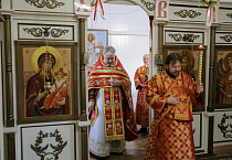 В храме села Садовое совершена первая архиерейская Литургия