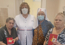 В Курганской больнице молебном с акафистом почтили память святителя Луки Крымского