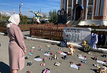 Акция «Они могли бы пойти в школу» прошла в курганском храме