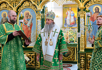 Митрополит Даниил в пятый раз совершил Литургию в престольный праздник Свято-Троицкого собора Кургана