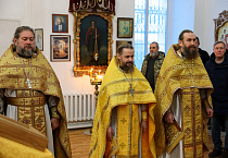 Митрополит Даниил совершил Литургию в храме Петра и Павла в Черёмухово