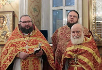 В престольный праздник Александро-Невского кафедрального собора прошла Литургия двух архиереев