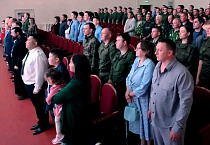 В Половинном священник поздравил земляков с Днем пограничника