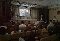 Курганские школьники посмотрели фильм об участнике СВО, священнике Михаиле Шушарине