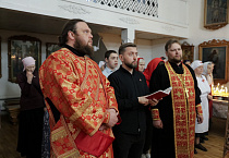 В Курганском храме Рождества Христова состоялась архиерейская пасхальная Литургия