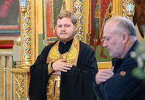 Митрополит Даниил совершил раннюю воскресную Литургию