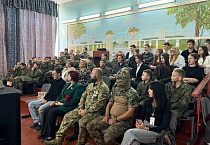 В Кургане священник участвовал в открытии «Парты Героя»