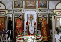 В храме села Садовое совершена первая архиерейская Литургия