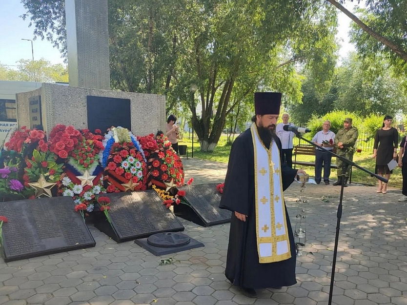 Панихиды по усопшим в Великой Отечественной войне прошли в Половинском округе