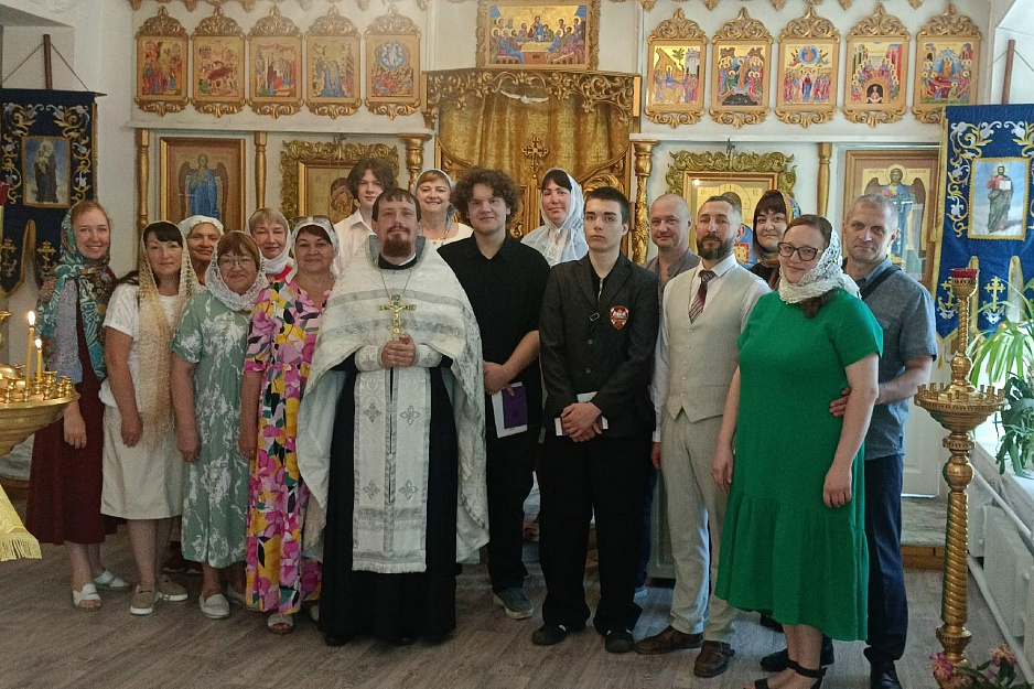 Девятиклассники курганской православной гимназии получили аттестаты