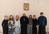 В Кургане члены молодежного клуба встретились с настоятелем