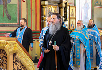 В день Почаевской иконы Божией Матери митрополит Даниил совершил Литургию в главном храме Кургана
