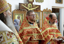 В Курганском храме Рождества Христова состоялась архиерейская пасхальная Литургия