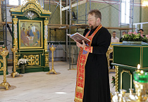 В Светлый понедельник митрополит Даниил совершил Литургию в Троицком соборе Кургана