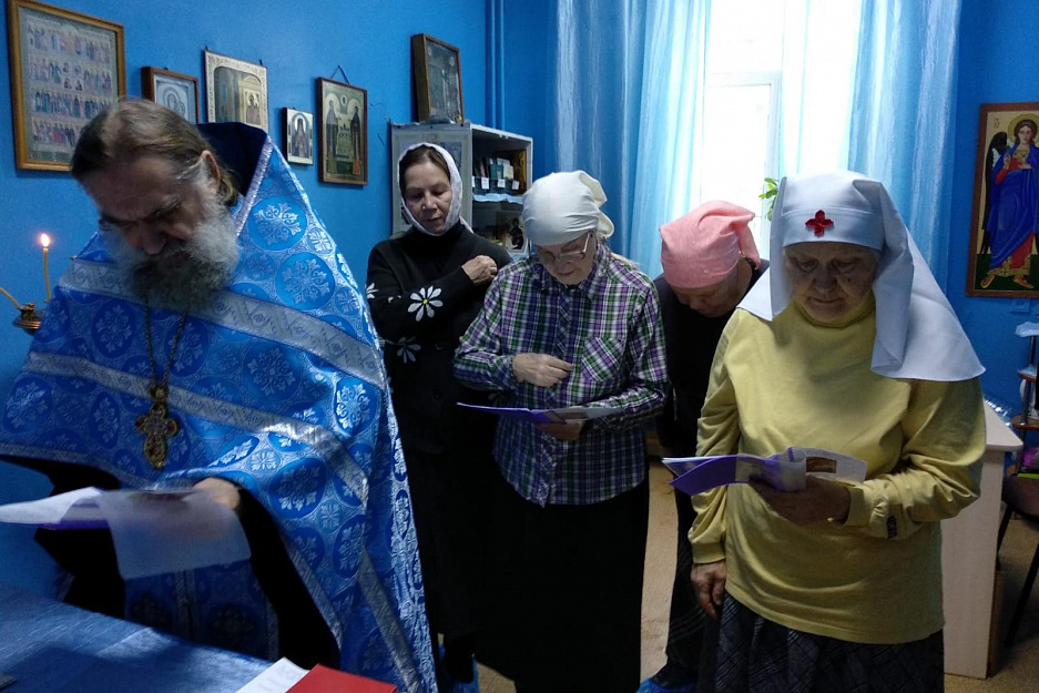 В Областной больнице Кургана каждую неделю совершаются молебны о здравии пациентов