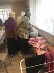 Центр гуманитарной помощи при Троицком храме Кургана посещают нуждающиеся из разных районов области