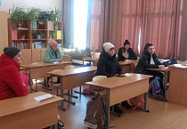 В Зауралье сельский священник выступил на родительском собрании по выбору модуля ОРКСЭ